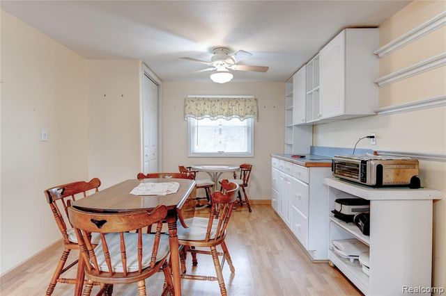 2190 W Maple Avenue, Flint, MI 48507