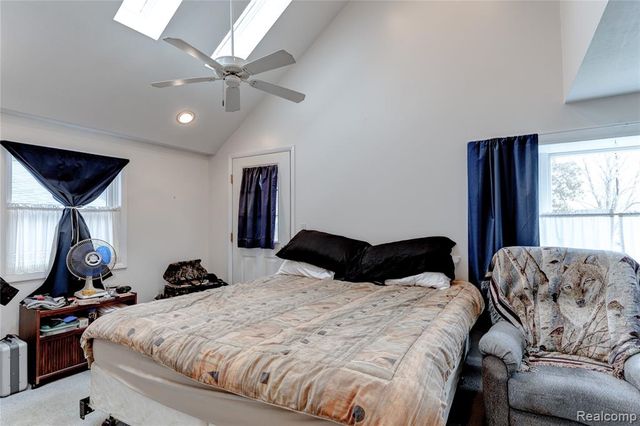 2190 W Maple Avenue, Flint, MI 48507