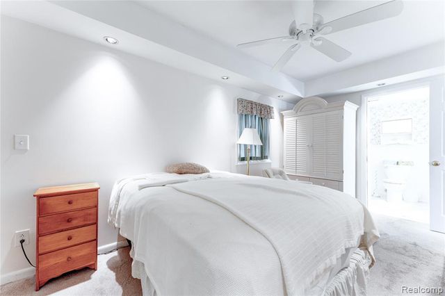 2190 W Maple Avenue, Flint, MI 48507