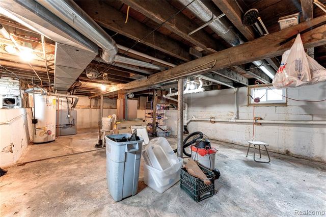 2190 W Maple Avenue, Flint, MI 48507