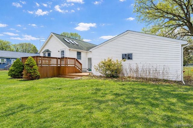 2190 W Maple Avenue, Flint, MI 48507