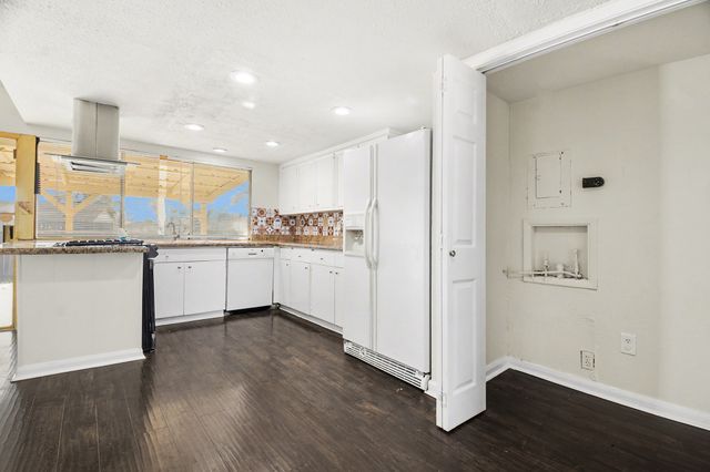 918 Sleepy Hollow Drive, Garland, TX 75043