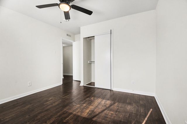 918 Sleepy Hollow Drive, Garland, TX 75043