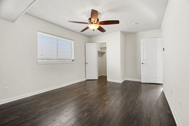 918 Sleepy Hollow Drive, Garland, TX 75043