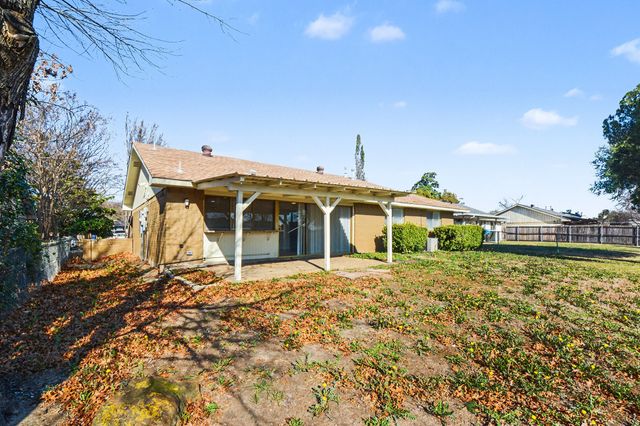 918 Sleepy Hollow Drive, Garland, TX 75043