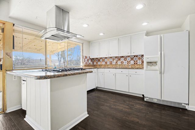 918 Sleepy Hollow Drive, Garland, TX 75043