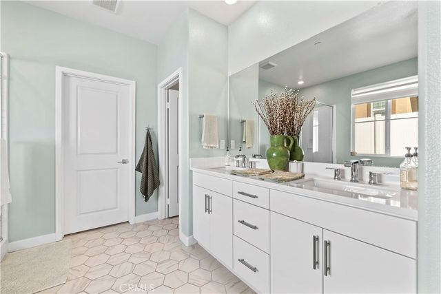 2482 Wagon Wheel Way, Rialto, CA 92377