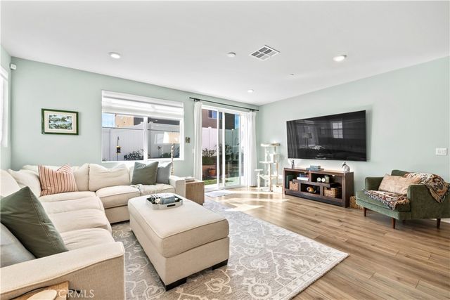 2482 Wagon Wheel Way, Rialto, CA 92377