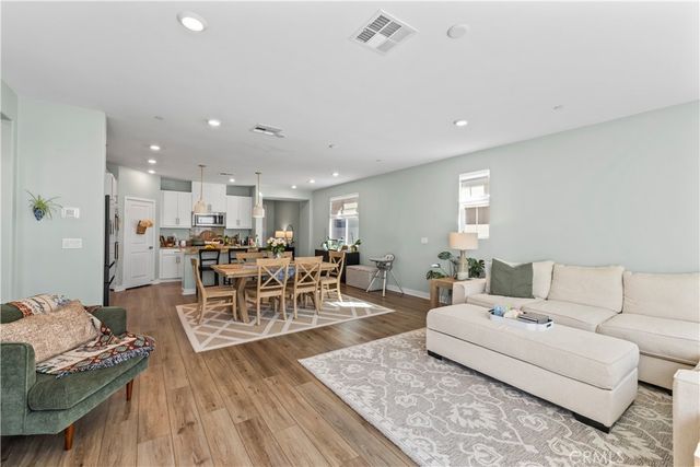 2482 Wagon Wheel Way, Rialto, CA 92377