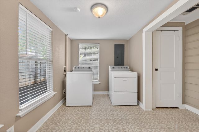 509 W Erwin Avenue, Mckinney, TX 75069