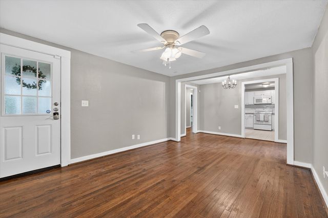 509 W Erwin Avenue, Mckinney, TX 75069