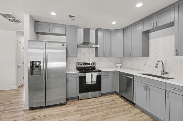 3511 W AZEELE STREET, Tampa, FL 33609