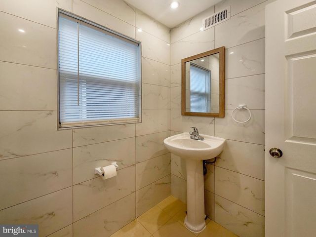 534 W HUNTINGDON ST, Philadelphia, PA 19133