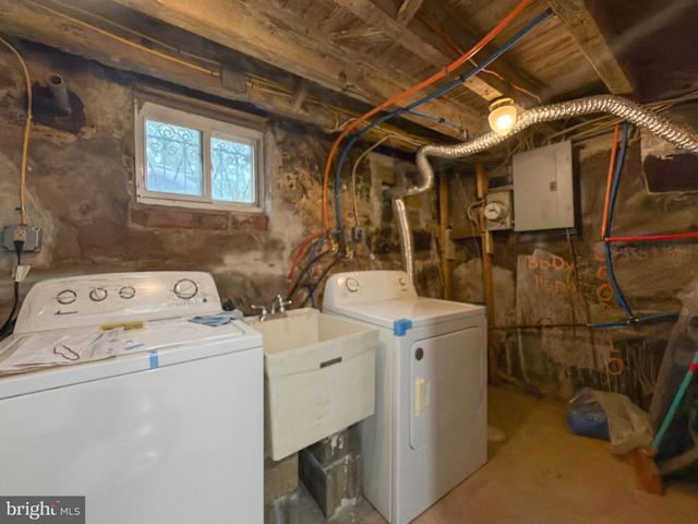 534 W HUNTINGDON ST, Philadelphia, PA 19133