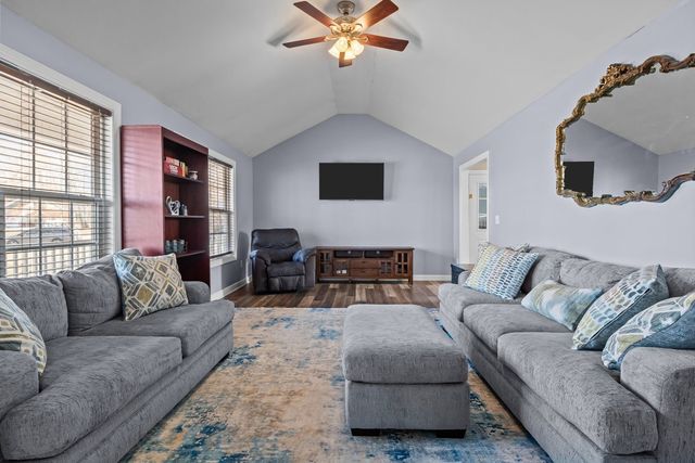 278C Murrell Rd, Dickson, TN 37055