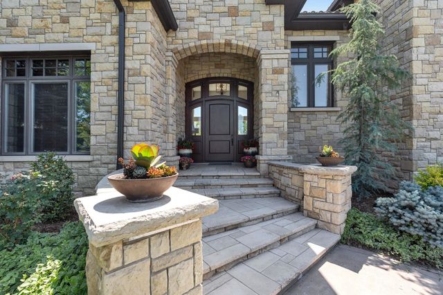 2324 N Rosemont Ct, Wichita, KS 67228