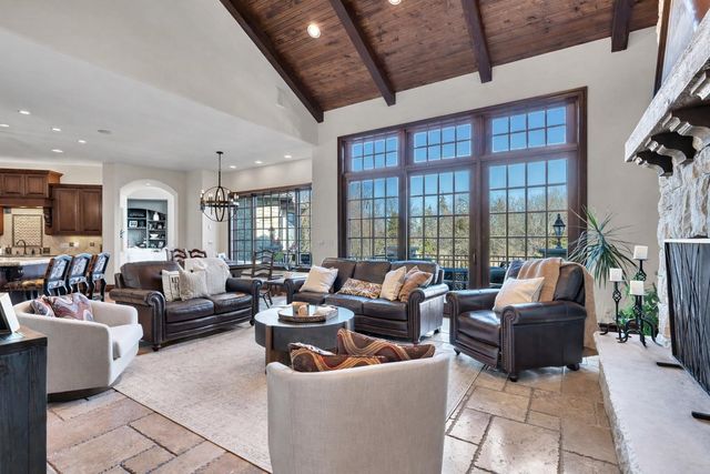 2324 N Rosemont Ct, Wichita, KS 67228