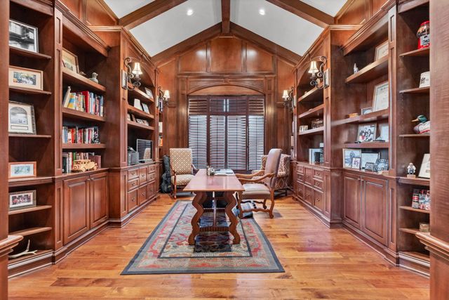 2324 N Rosemont Ct, Wichita, KS 67228