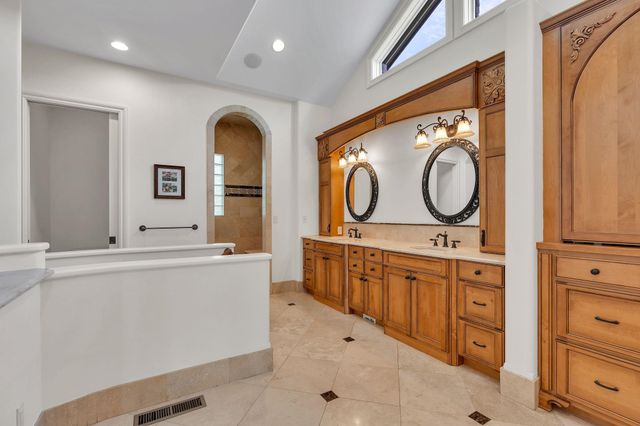 2324 N Rosemont Ct, Wichita, KS 67228