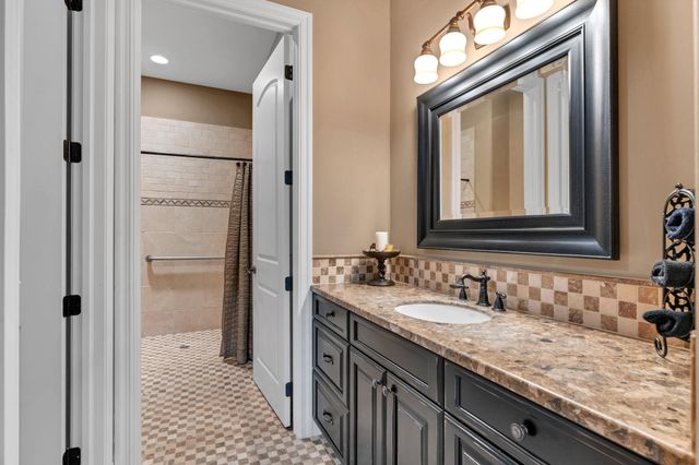 2324 N Rosemont Ct, Wichita, KS 67228