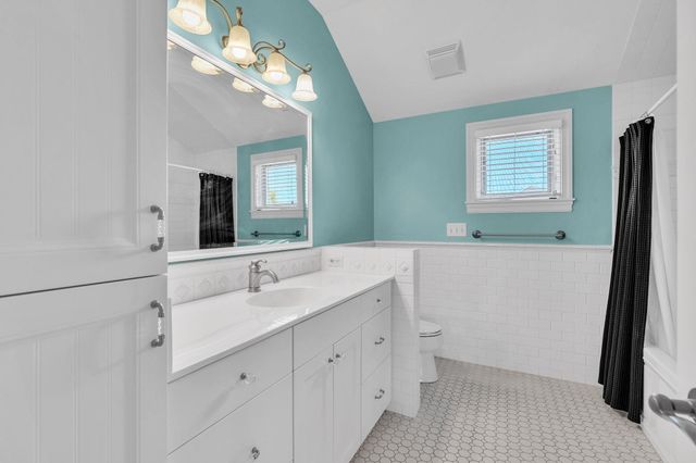 2324 N Rosemont Ct, Wichita, KS 67228