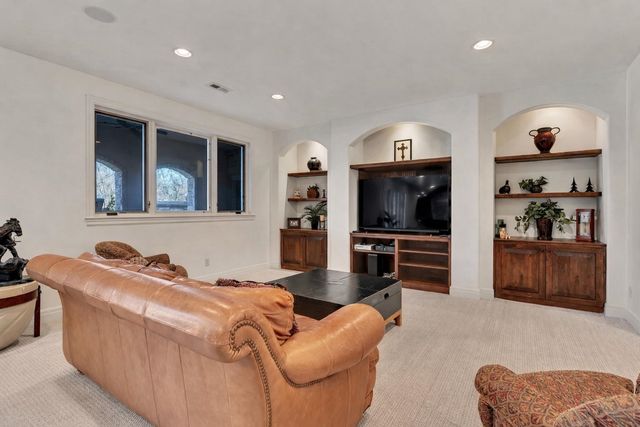 2324 N Rosemont Ct, Wichita, KS 67228