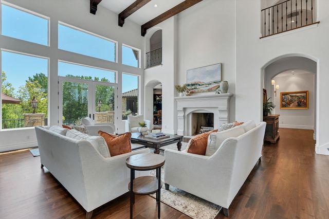 2324 N Rosemont Ct, Wichita, KS 67228