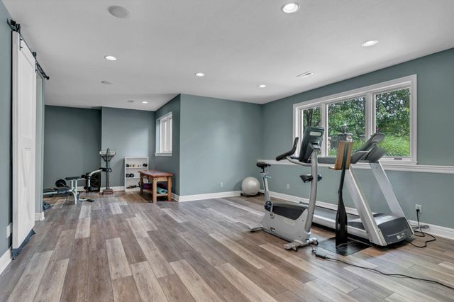 2324 N Rosemont Ct, Wichita, KS 67228