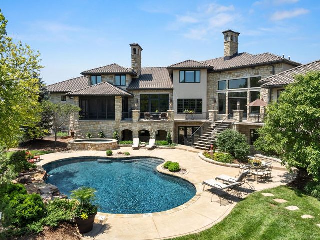 2324 N Rosemont Ct, Wichita, KS 67228