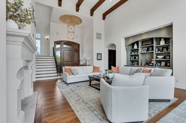 2324 N Rosemont Ct, Wichita, KS 67228