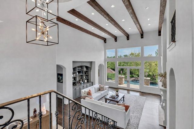 2324 N Rosemont Ct, Wichita, KS 67228