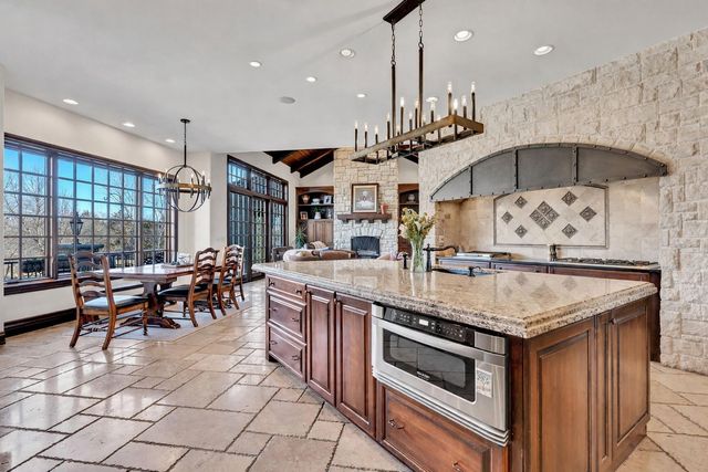 2324 N Rosemont Ct, Wichita, KS 67228