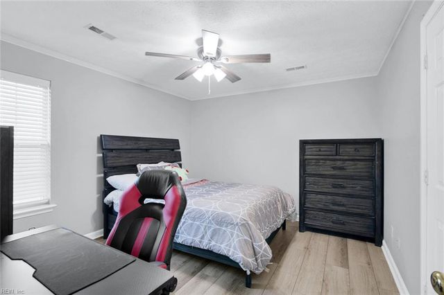 21 Loch CIR, Hampton, VA 23669