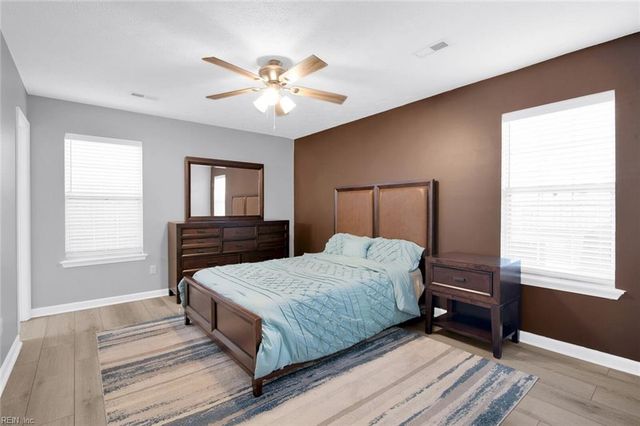 21 Loch CIR, Hampton, VA 23669