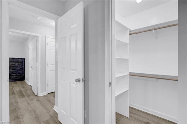 21 Loch CIR, Hampton, VA 23669