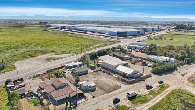 2222 Vierra Rd, Lathrop, CA 95330