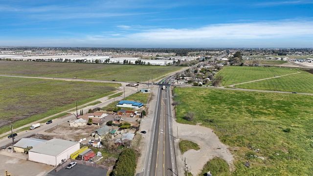 2222 Vierra Rd, Lathrop, CA 95330