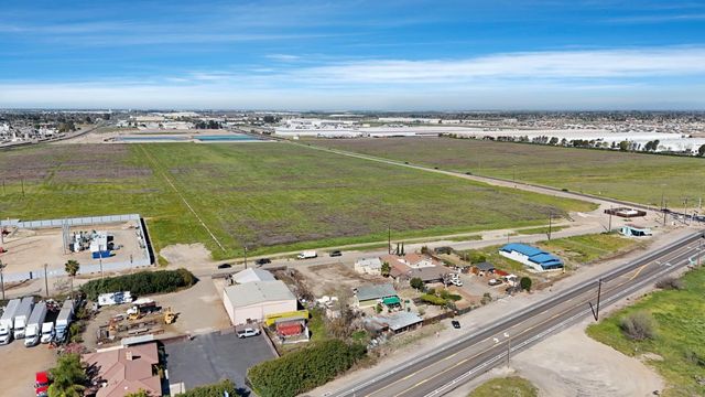 2222 Vierra Rd, Lathrop, CA 95330