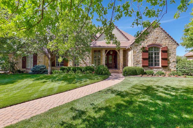 320 E Flint Hills National Ct, Andover, KS 67002