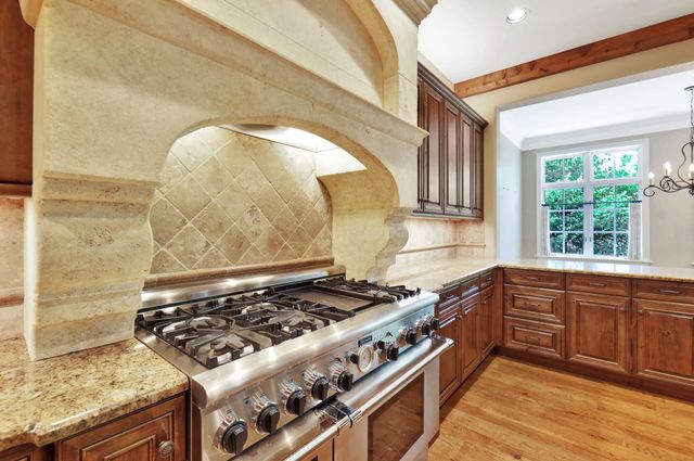 320 E Flint Hills National Ct, Andover, KS 67002