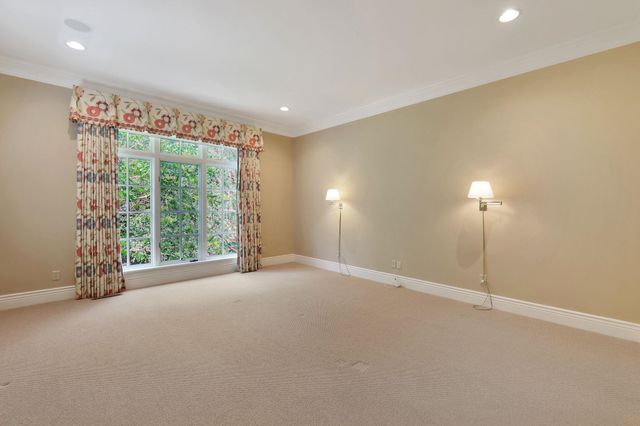 320 E Flint Hills National Ct, Andover, KS 67002