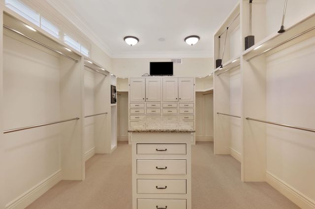 320 E Flint Hills National Ct, Andover, KS 67002