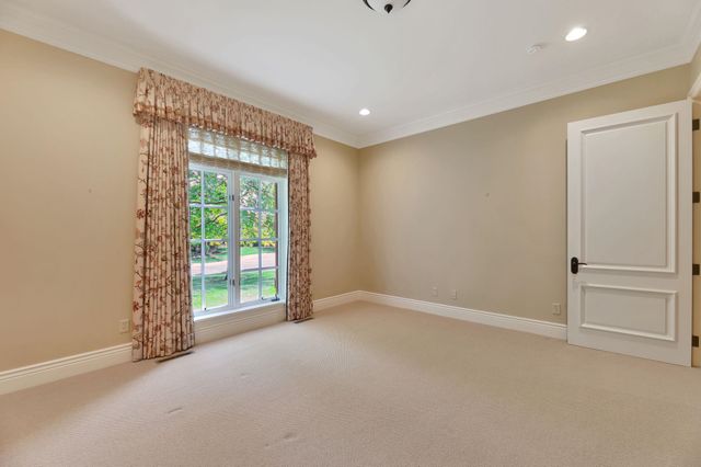 320 E Flint Hills National Ct, Andover, KS 67002