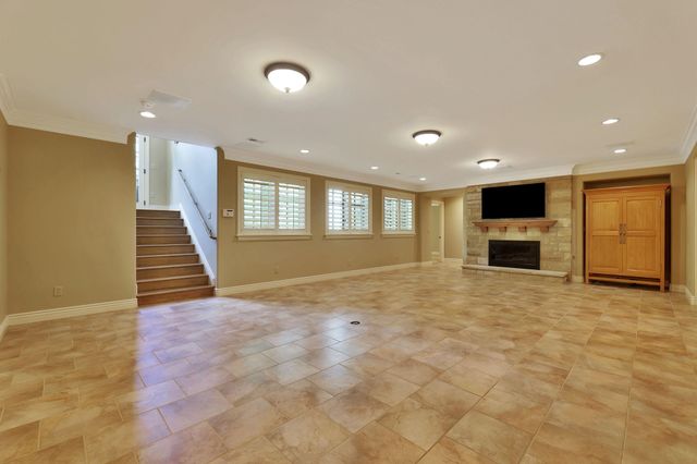 320 E Flint Hills National Ct, Andover, KS 67002