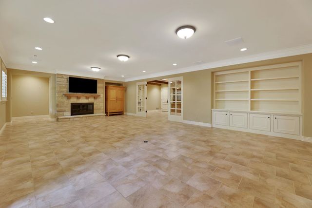 320 E Flint Hills National Ct, Andover, KS 67002