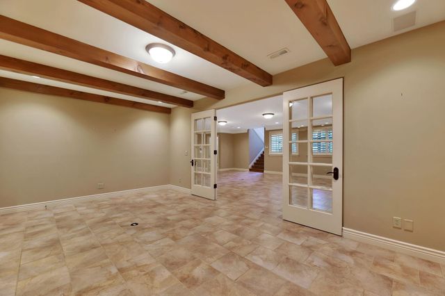 320 E Flint Hills National Ct, Andover, KS 67002