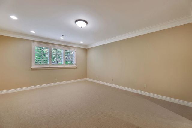 320 E Flint Hills National Ct, Andover, KS 67002