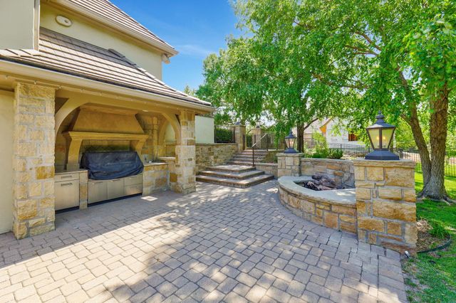 320 E Flint Hills National Ct, Andover, KS 67002