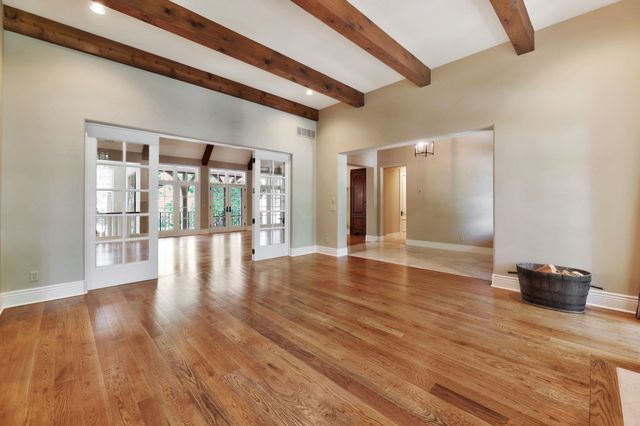 320 E Flint Hills National Ct, Andover, KS 67002