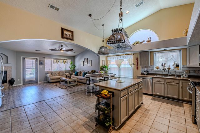 3612 Oasis Springs Road NE, Rio Rancho, NM 87144